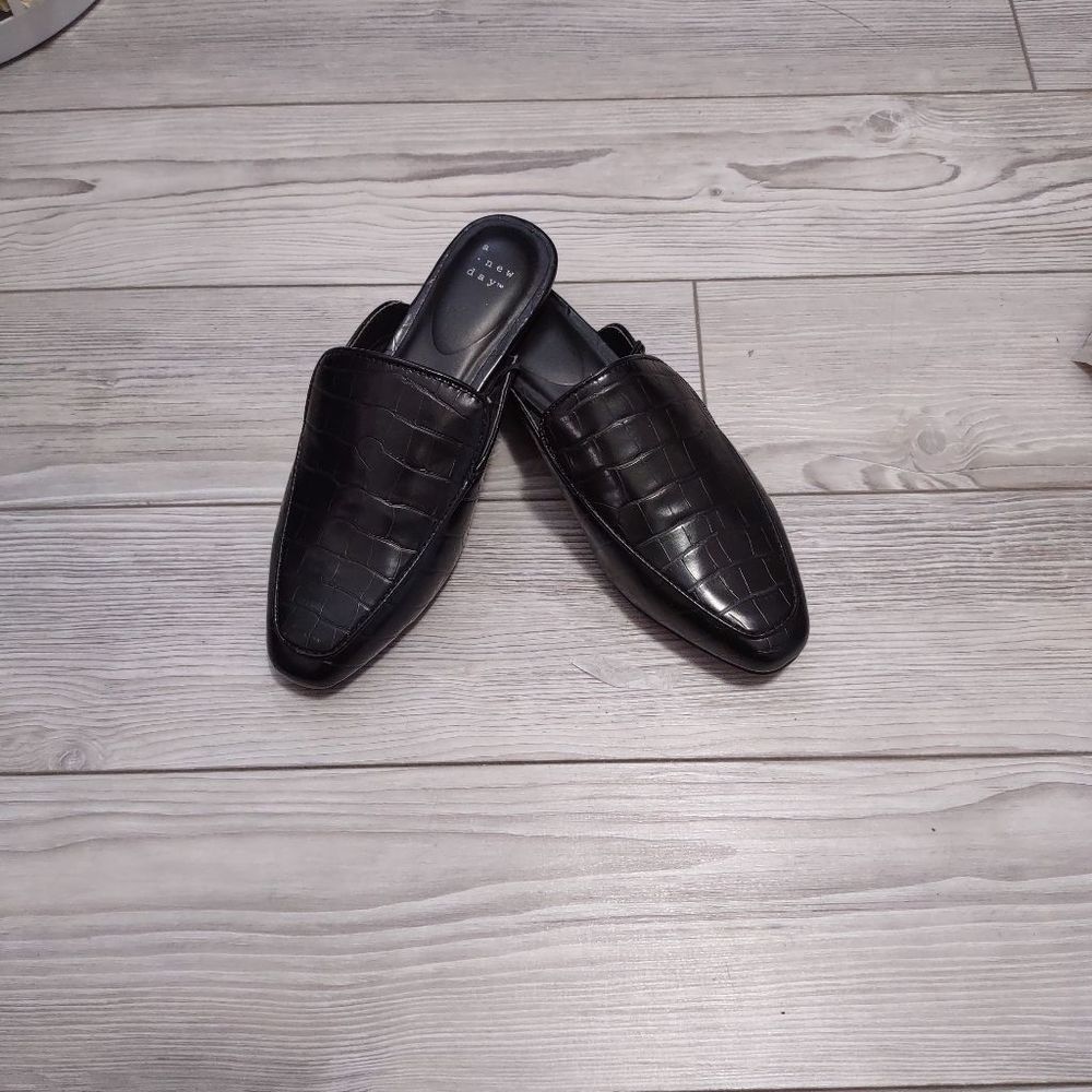 a new day Black Cardi Mules Size 6